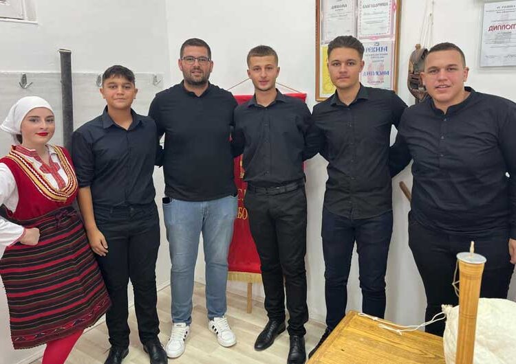 Во Штука отворена Школа за изучување на традиционални македонски музички инструменти