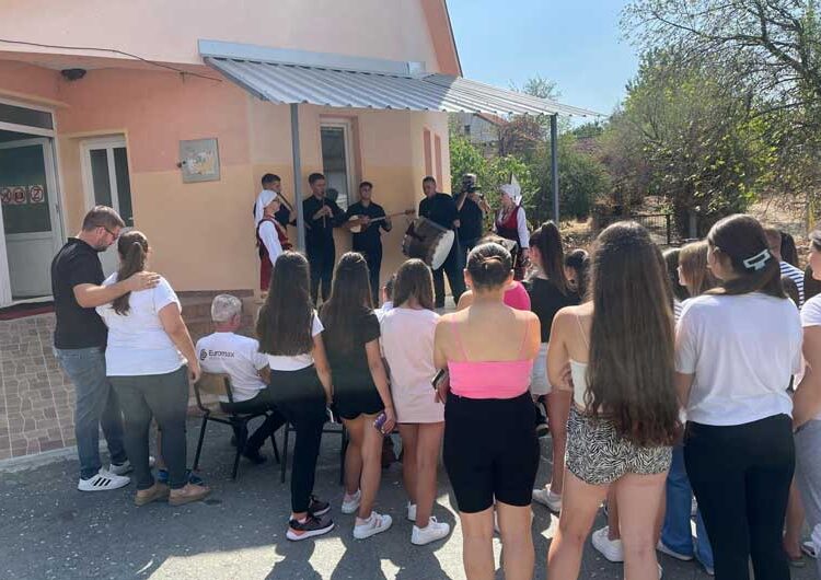 Во Штука отворена Школа за изучување на традиционални македонски музички инструменти