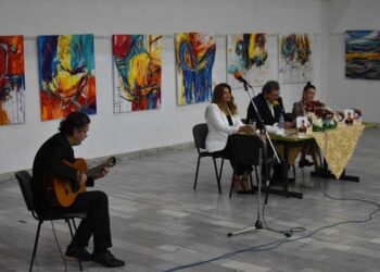 Во Струмица поставена изложба на македонската уметница Андријана Мациев, промовирани и двата алманаха „Љубов за сите“