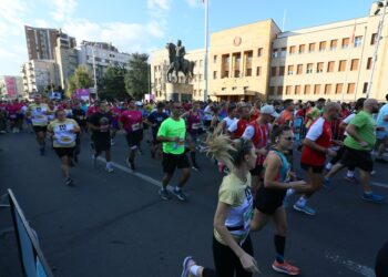 Рекордни 13.400 учесници на скопските улици: Заврши јубилејното 20-то издание на Виз Ер Скопски маратон