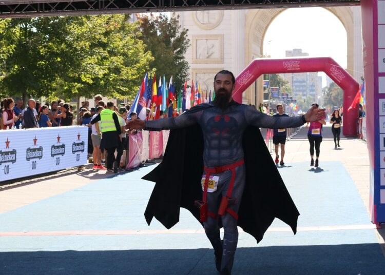 Рекордни 13.400 учесници на скопските улици: Заврши јубилејното 20-то издание на Виз Ер Скопски маратон