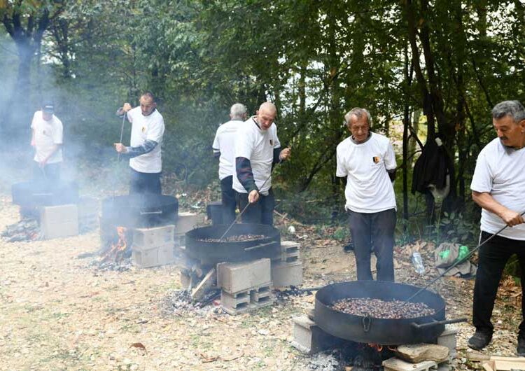 ФОТО: Над Смолари се одржа манифестацијата „Костенијада 2024“ – наоколу мирис на печен костен