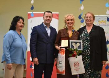 Ана Цунева од струмичкото музичко училиште го доби признанието за најдобар наставник во предметна настава