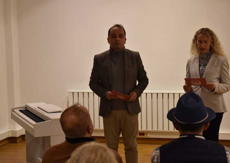 Младата струмичанка Ивана Мазнејкова одржа концерт во Истанбул