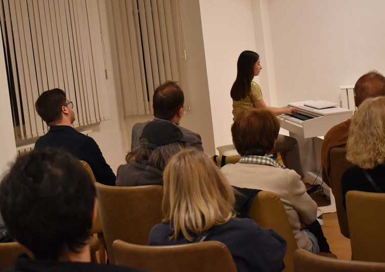 Младата струмичанка Ивана Мазнејкова одржа концерт во Истанбул