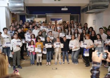 Доделени стипендии на талентирани ученици од општина Струмица