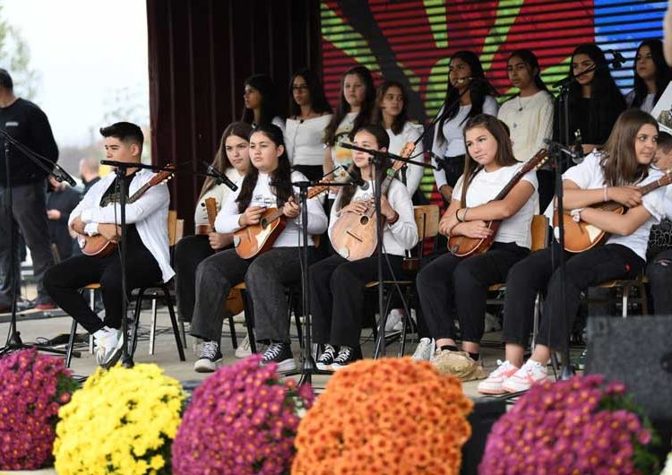 Премиерот Христијан Мицкоски беше во Градашорци на традиционалната манифестација „Празијада 2024“