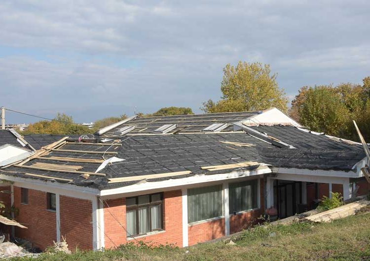 „Комуналец“ почна со реконструкција на кровот на Градската капела