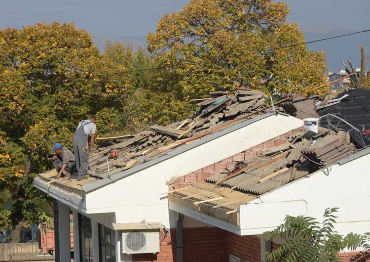 „Комуналец“ почна со реконструкција на кровот на Градската капела