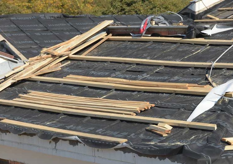 „Комуналец“ почна со реконструкција на кровот на Градската капела