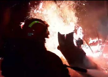 Сé уште гори на планината Беласица – огнот се приближил до црквата „Св. Петар и Павле“