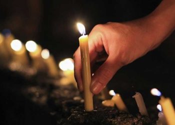 Православните христијани денеска ја одбележуваат Митровденската задушница