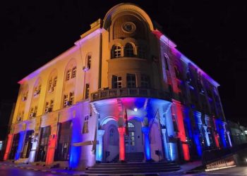 ФОТО: Зградата на Општина Струмица осветлена во боите на Србија