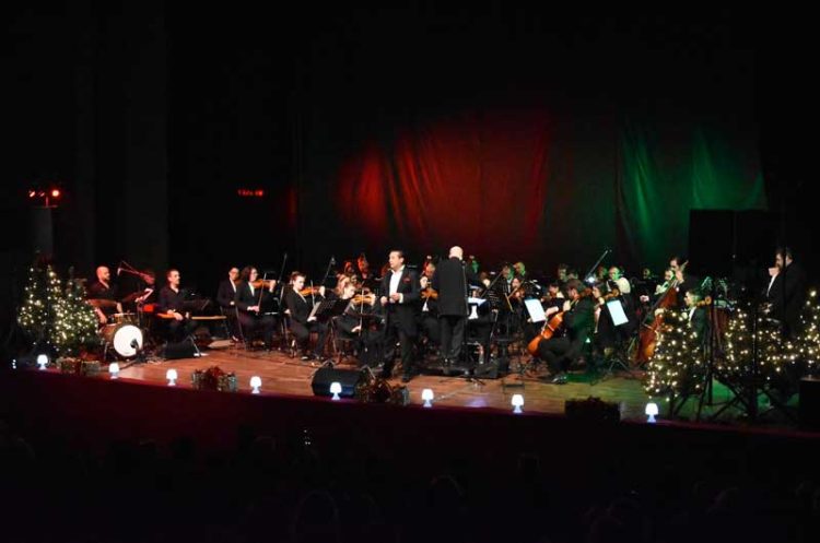 Час и половина струмичката публика ја почувствува новогодишната магија и преку звуците на Врачанскиот Симфониски оркестар