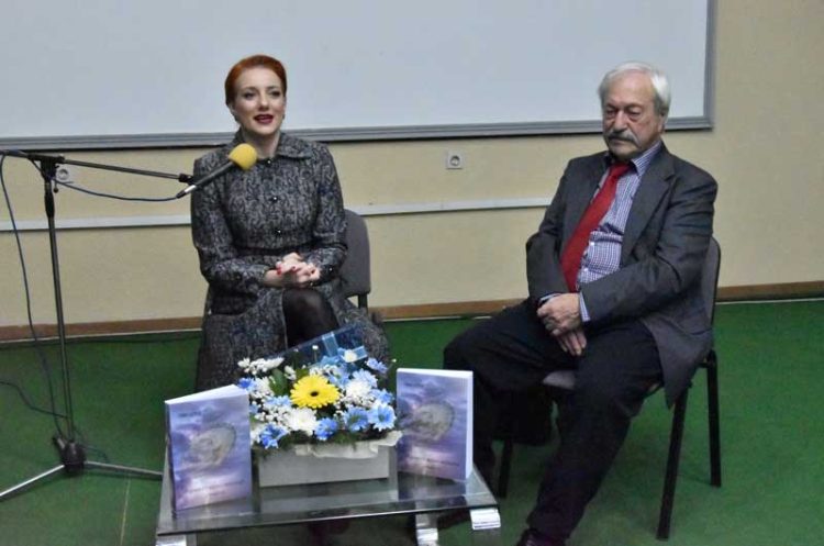 Грамада од богатство со народни поговорки од струмичко и подари Иван Котев на Македонија