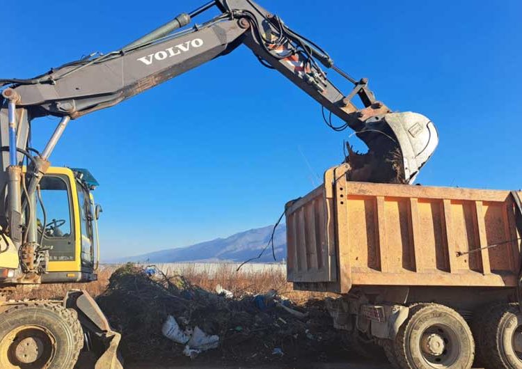 Во акцијата на ЈПКД „Комуналец“ за чистење на дивите депонии само од депонијата во Муртино е собрано 320м³ отпад