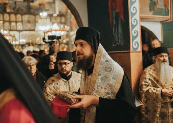 Честица од моштите на Св. Великомаченик Димитриј Солунски на поклонение во црквата „Св. Петнаесет“