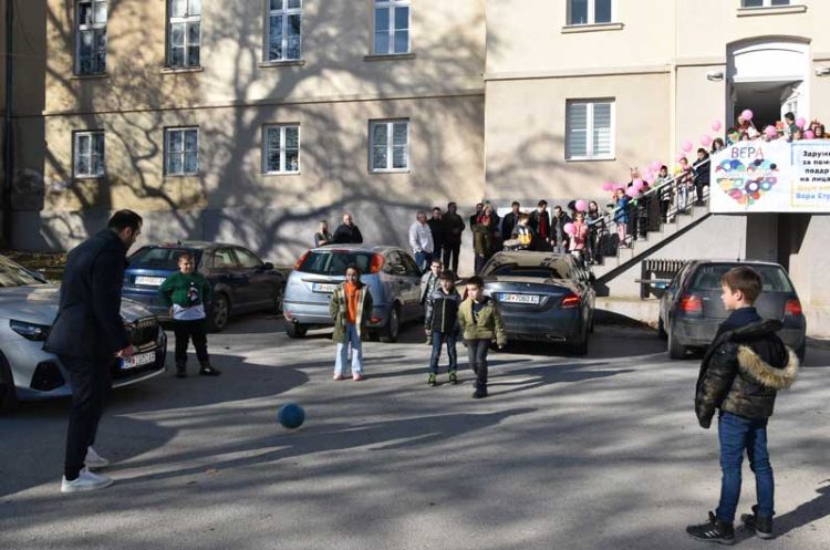 Горан Пандев се дружеше со децата во клубот „Деца на Сонцето“