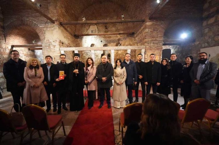 Столен медал од прв ред на Светиот македонски крст за градоначалникот и Советот на општина Струмица