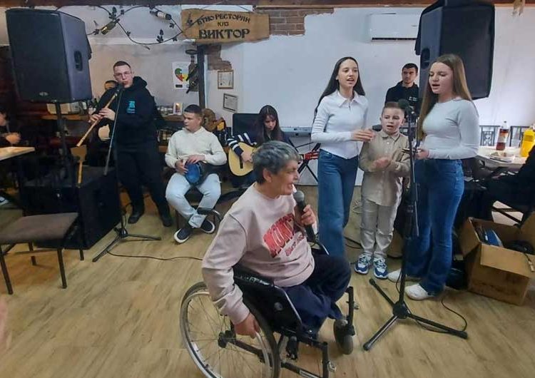 Традиционален Божиќен ручок во Етно ресторанот „Кај Виктор“ во Босилово