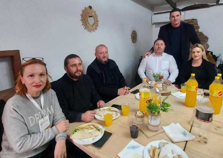 Традиционален Божиќен ручок во Етно ресторанот „Кај Виктор“ во Босилово