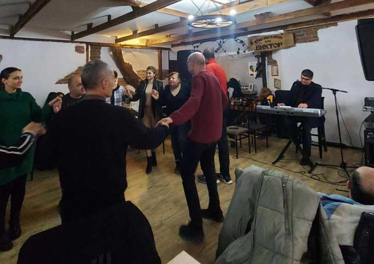 Традиционален Божиќен ручок во Етно ресторанот „Кај Виктор“ во Босилово