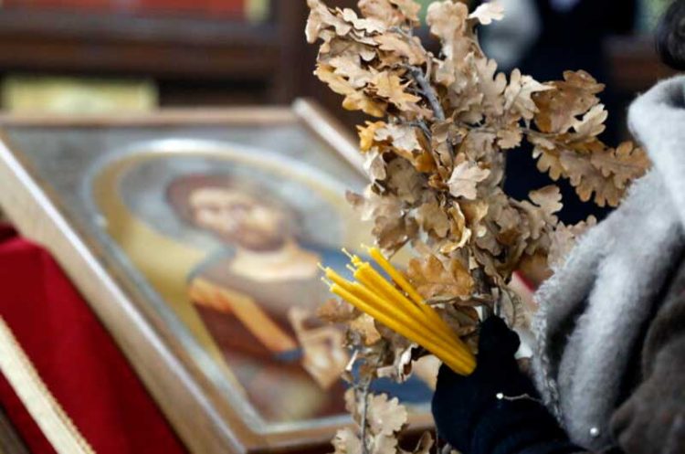 Православните христијани го слават Бадник