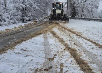 ЈПКД „Огражден“ ги чисти патиштата на територијата на општина Босилово