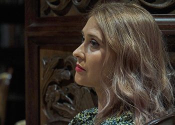 Поетесата Сузана Мицева во петок ќе ја промовира својата петта збирка со песни за возрасни – „Одглас (на нечуеното)“