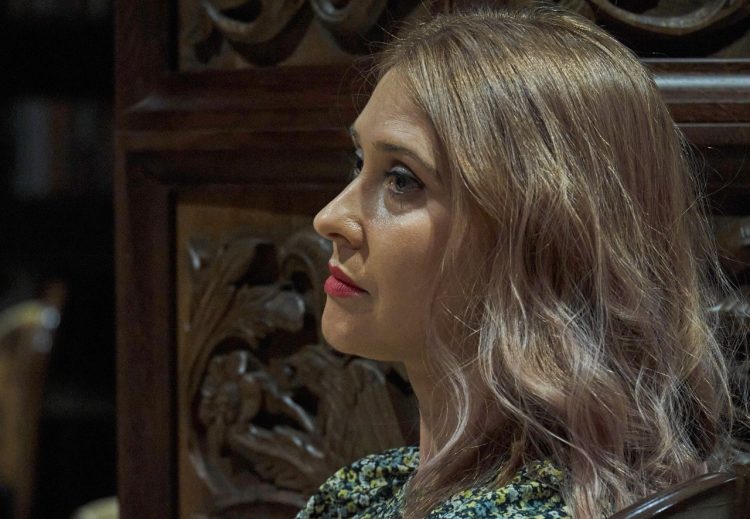 Поетесата Сузана Мицева во петок ќе ја промовира својата петта збирка со песни за возрасни – „Одглас (на нечуеното)“