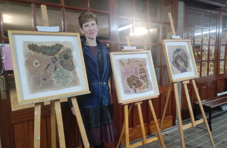 Струмичанката Кристина Зимбакова се претстави во Африка со свои дела, а одржа и предавање на тема: „Габите во дела од современото сликарство“