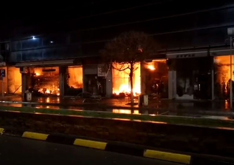 ФОТО: Пред 4 години голем пожар го зафати Трговскиот центар „Глобал“ во Струмица