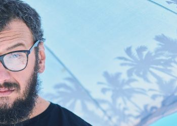 Стојан Велков Трн: Слушам, гледам и се чудам