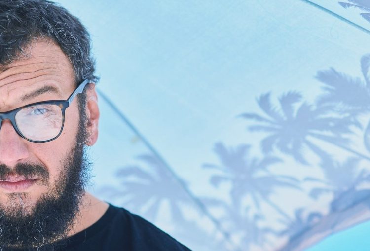 Стојан Велков Трн: Слушам, гледам и се чудам