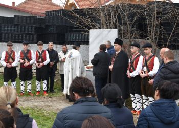 Во Куклиш одбележани годишнини од опожарувањата на селото