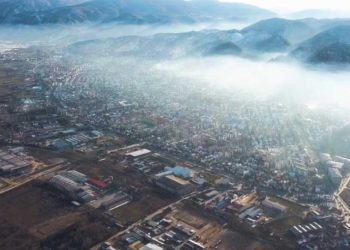 Пожар во коритото на Крива Река во Дабиље, запален отпад и зафатена вегетацијата