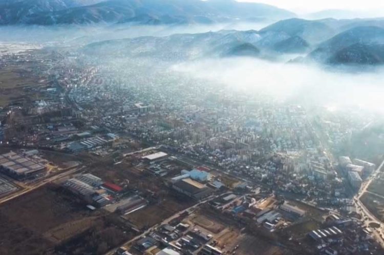 Пожар во коритото на Крива Река во Дабиље, запален отпад и зафатена вегетацијата