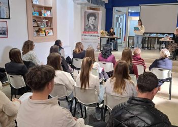 Струмичката гимназија го организира првиот натпревар во уметничко рецитирање „Елка Терзиева“ – жирито ги избра најдобрите рецитатори