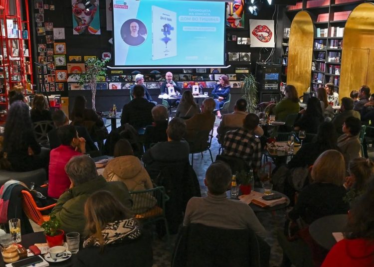 Промовирана првата есеистичка книга на еден од најпознатите и најпреведувани македонски писатели во светот – Никола Маџиров од Струмица