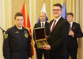 Градоначалникот на Ново Село во Љубљана им доделил плакети на словенечките спасувачки екипи кои помогнаа во големиот пожар во јули кај Бадилен