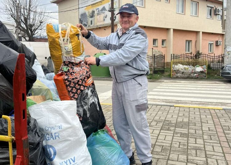 Општина Босилово подели 1500 овошни садници на граѓаните во замена за 1200 килограми пластични шишиња собрани од нив
