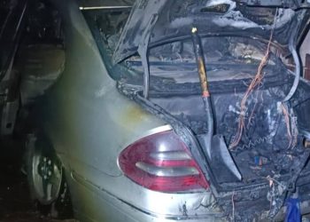 Во Старо Владевци изгоре автомобил „Мерцедес“