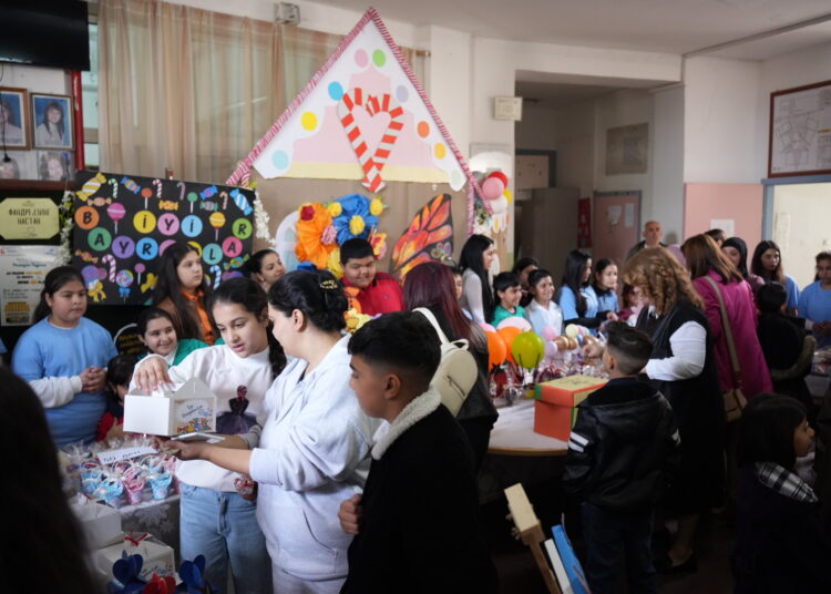 По пресрет на празникот Рамазан Бајрам во ООУ „Маршал Тито“ во Струмица се одржа хуманитарен настан