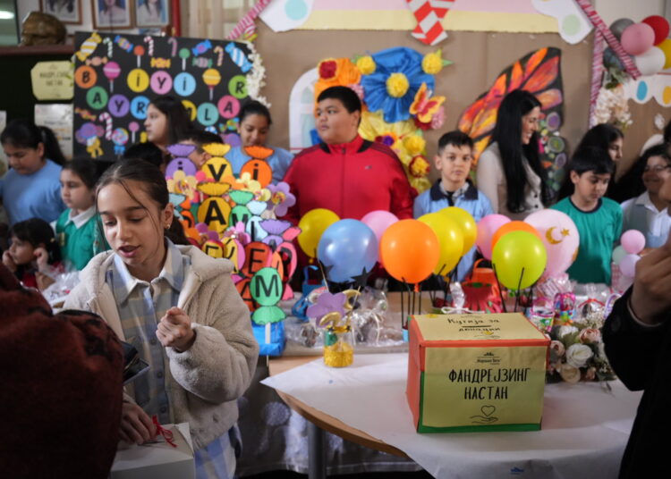 По пресрет на празникот Рамазан Бајрам во ООУ „Маршал Тито“ во Струмица се одржа хуманитарен настан