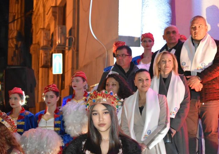 Се смени власта во Струмица – клучот од градот во рацете на Цицимов и карневалскиот одбор