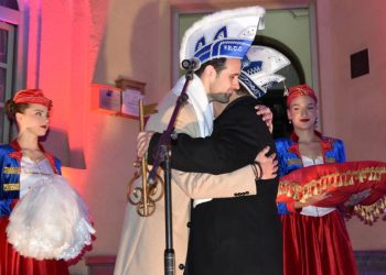 Се смени власта во Струмица – клучот од градот во рацете на Цицимов и карневалскиот одбор