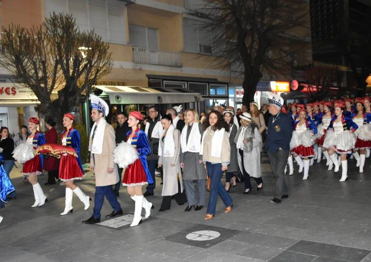 Се смени власта во Струмица – клучот од градот во рацете на Цицимов и карневалскиот одбор