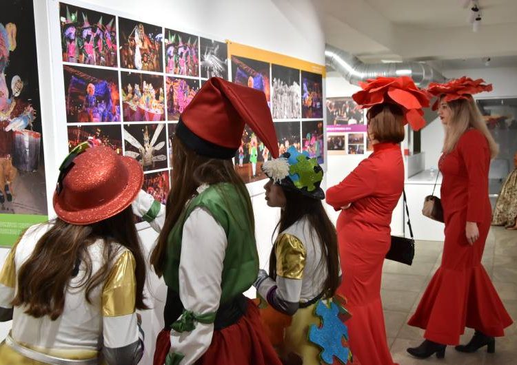 Се смени власта во Струмица – клучот од градот во рацете на Цицимов и карневалскиот одбор