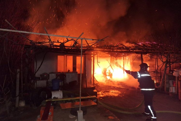 Пожар во Дабиље – гореше плевна