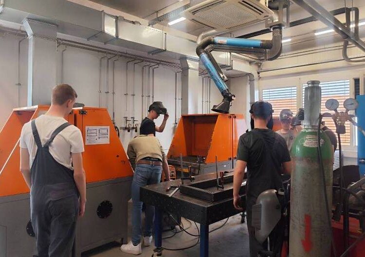 Професори од ДСУ „Никола Карев“ од Струмица беа во посета на Школскиот центар за стручна извонредност и тренинг во Нова Горица, Словенија